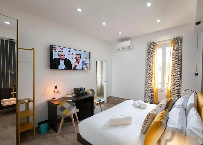 Trastevere New Luxury Oda ve Kahvaltı 4*